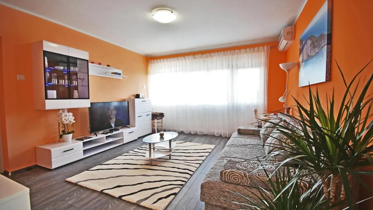Apartment Rino****, 58M², 170M From The Beach Rijeka