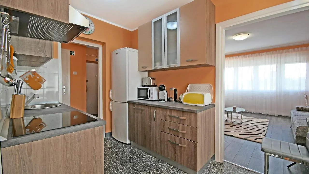 Apartment Rino****, 58M², 170M From The Beach Rijeka 0*,