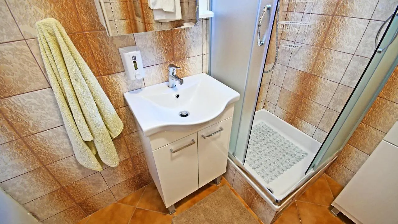 Apartment Rino****, 58M², 170M From The Beach Rijeka