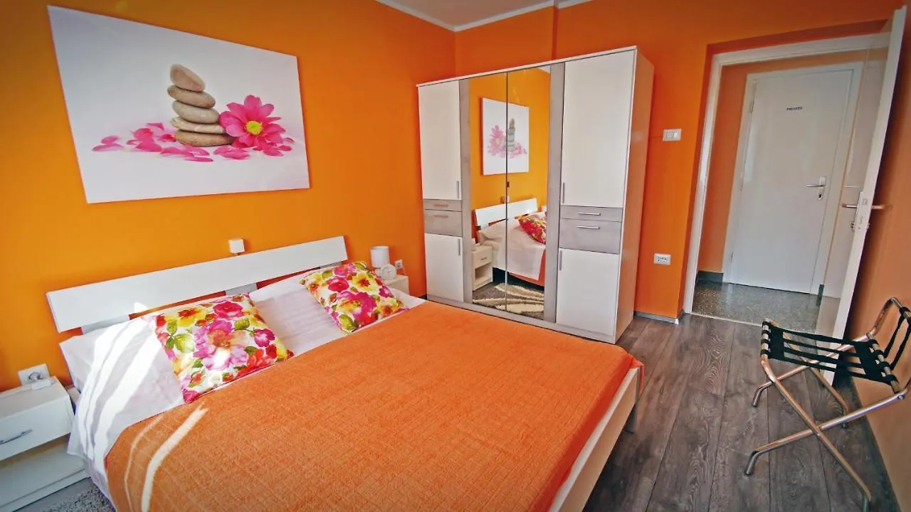 Apartment Rino****, 58M², 170M From The Beach Rijeka