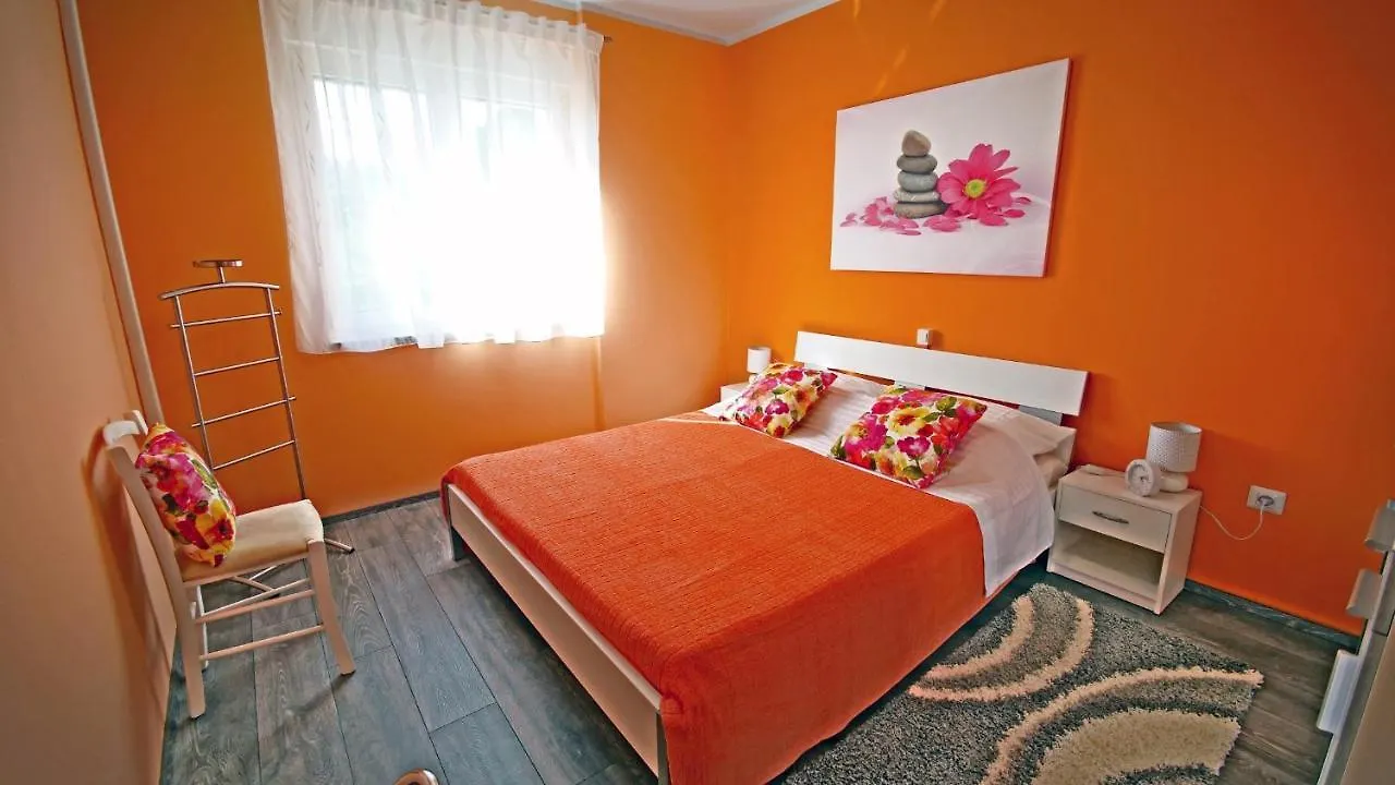 Apartment Rino****, 58M², 170M From The Beach Rijeka 0*,  Kroatien