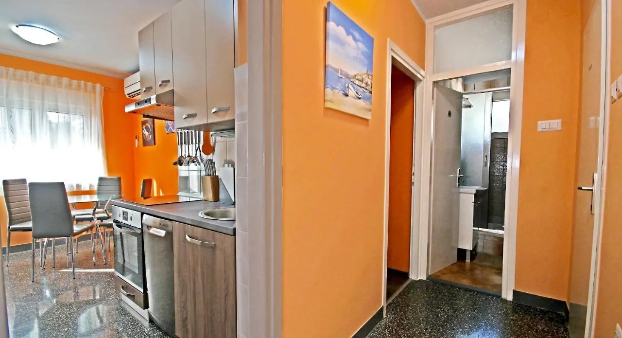 Apartment Rino****, 58M², 170M From The Beach Rijeka
