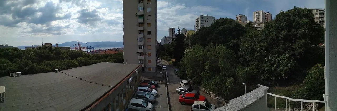 Apartment Rino****, 58M², 170M From The Beach Rijeka