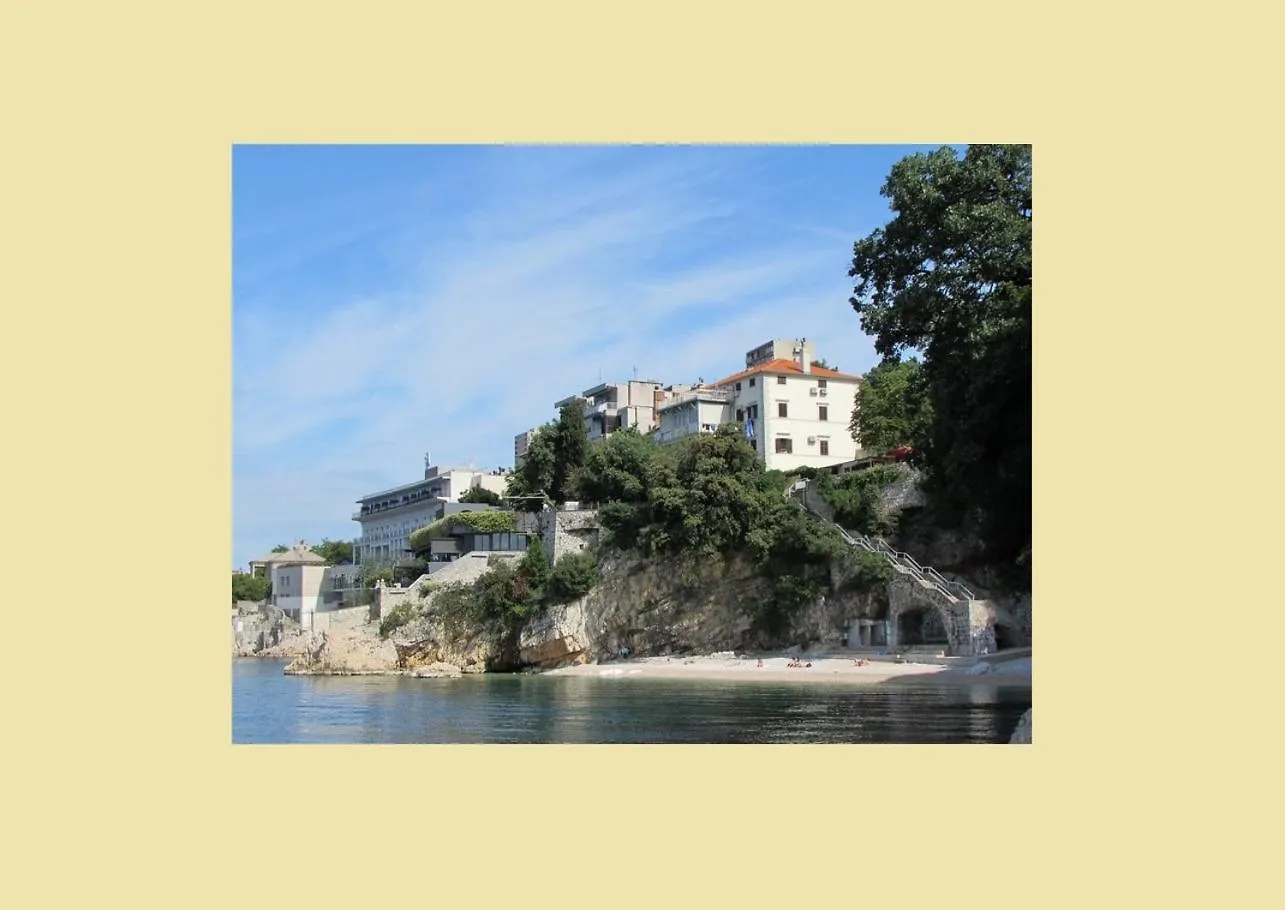 Apartment Rino****, 58M², 170M From The Beach Rijeka