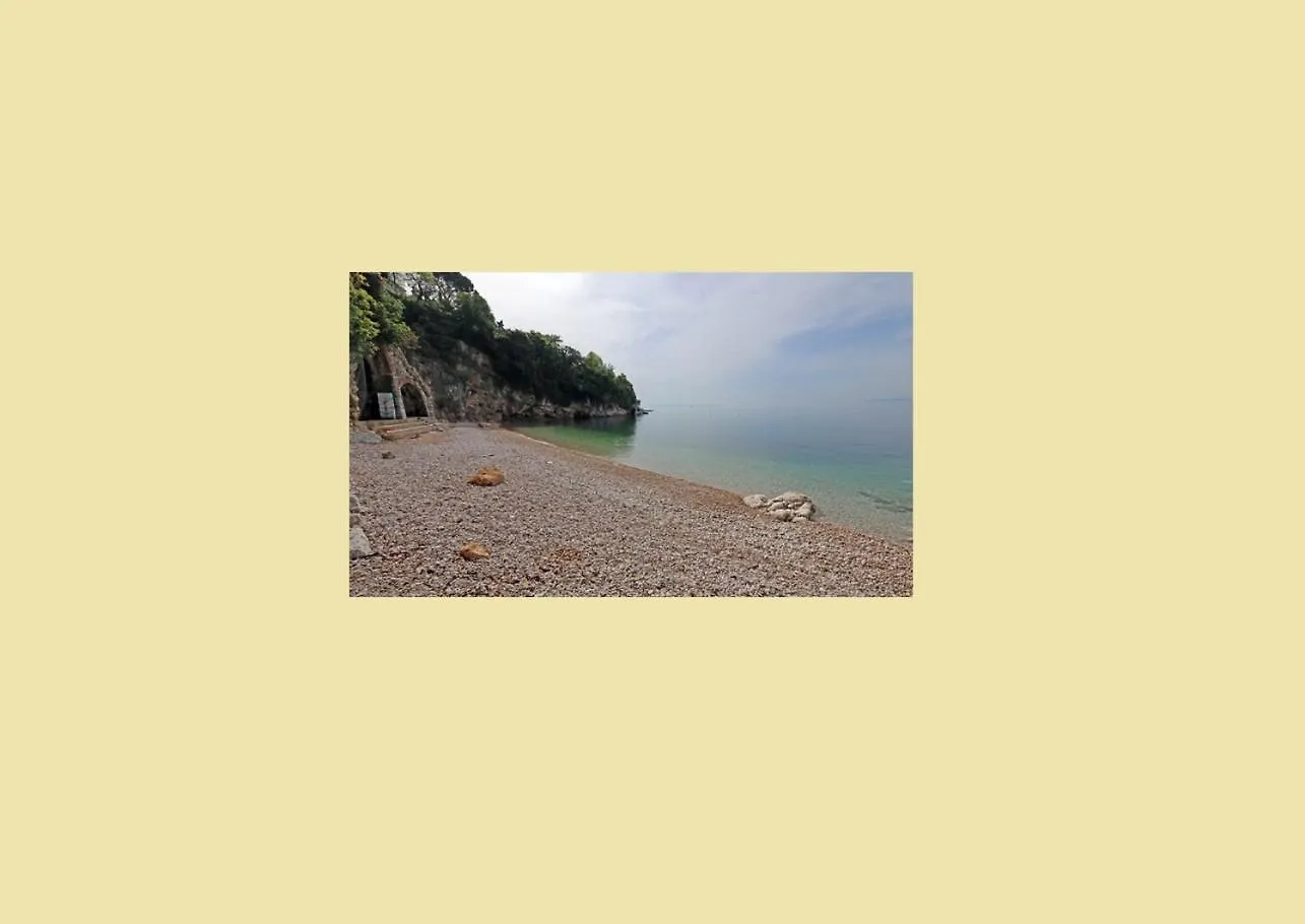 Apartment Rino****, 58M², 170M From The Beach Rijeka