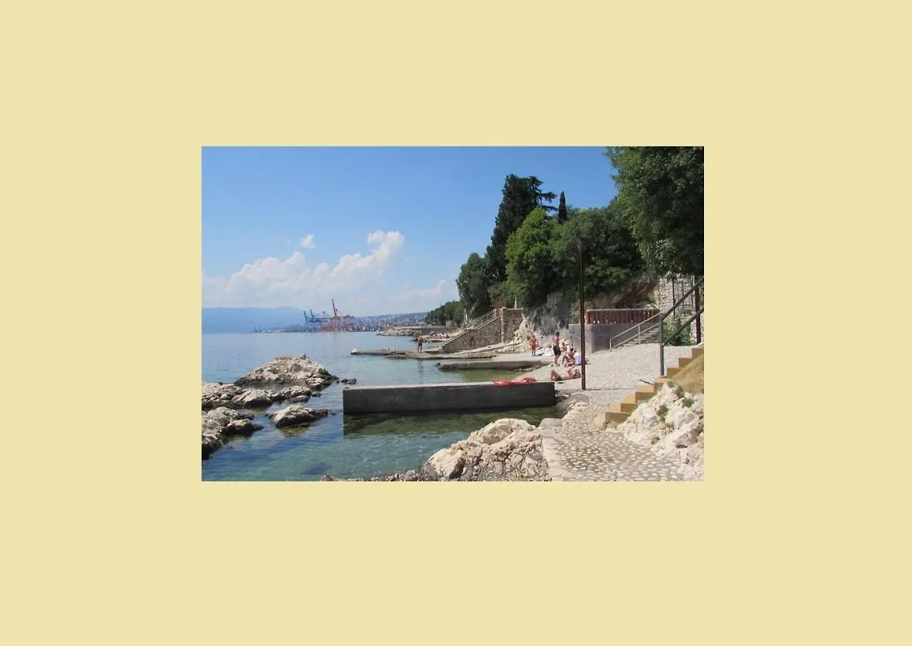 Apartment Rino****, 58M², 170M From The Beach Rijeka Croatia