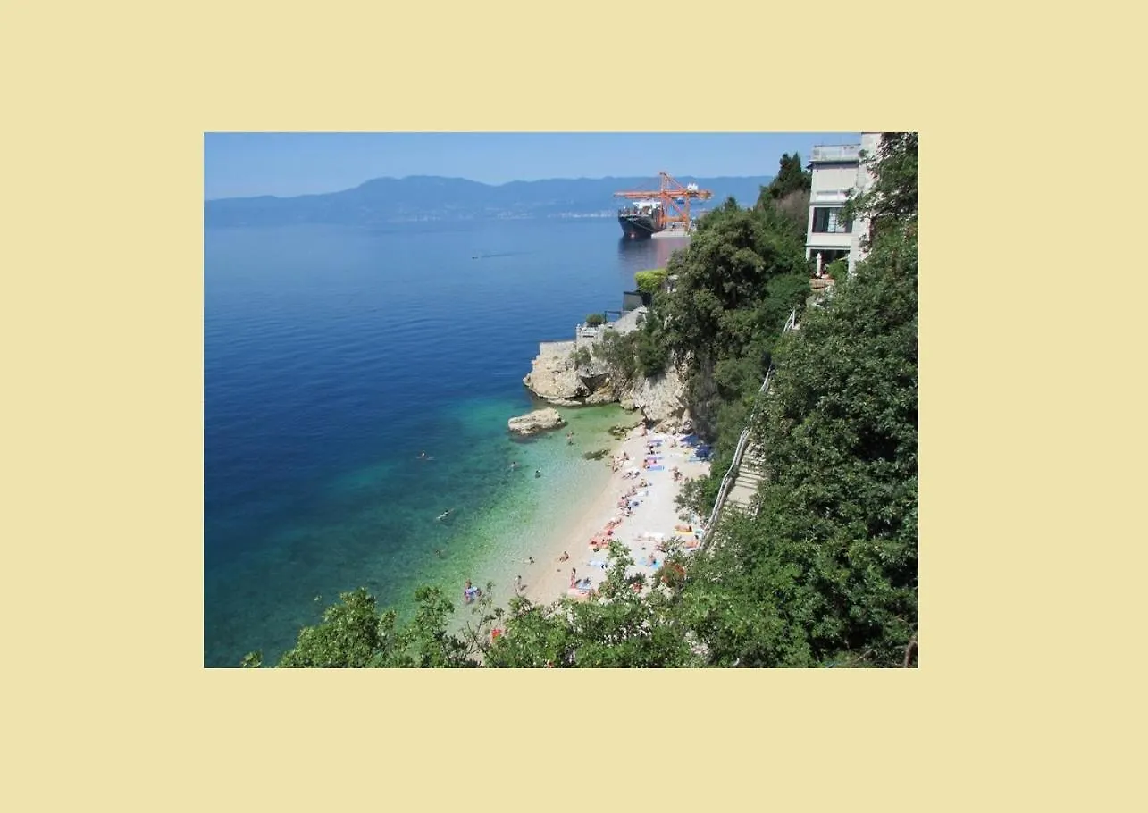 Apartment Rino****, 58M², 170M From The Beach Rijeka