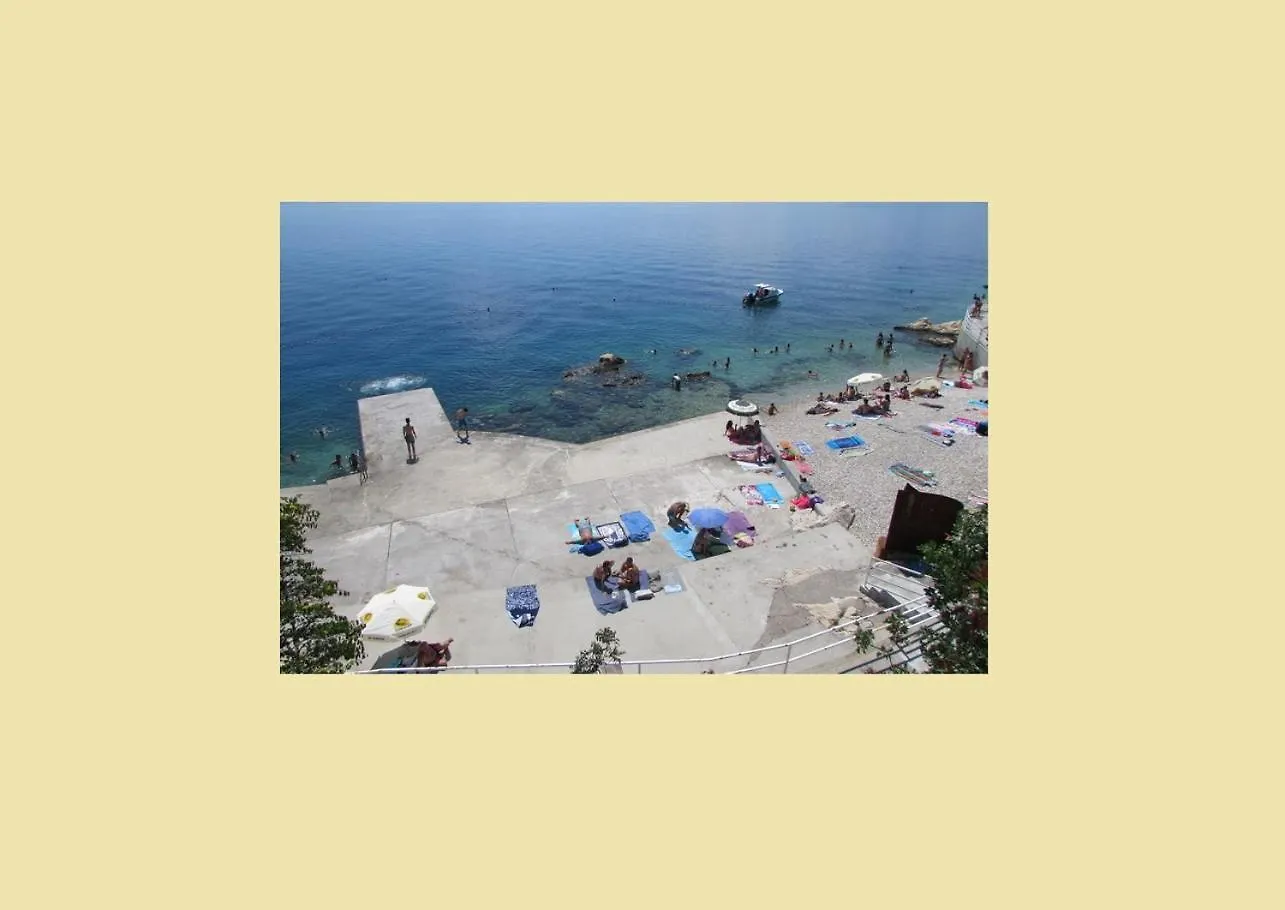 Apartment Rino****, 58M², 170M From The Beach Rijeka