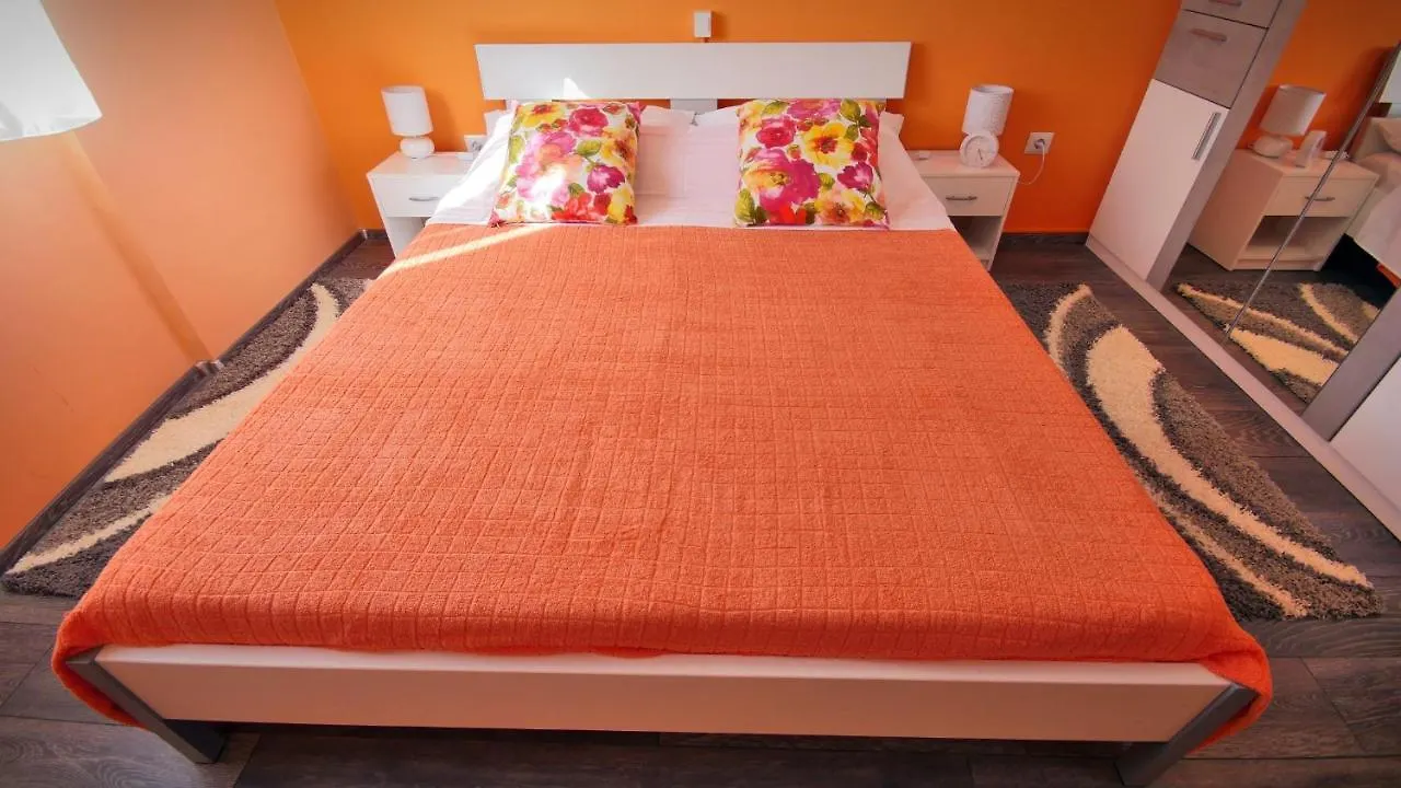 Apartment Rino****, 58M², 170M From The Beach Rijeka 0*,