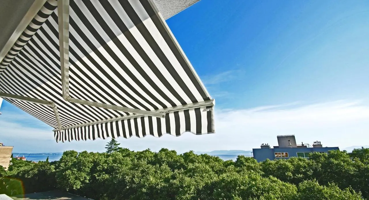 Apartment Rino****, 58M², 170M From The Beach Rijeka