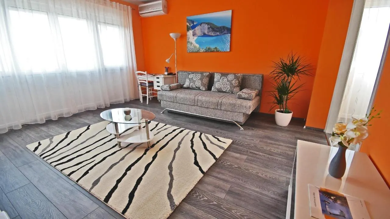 Apartment Rino****, 58M², 170M From The Beach Rijeka