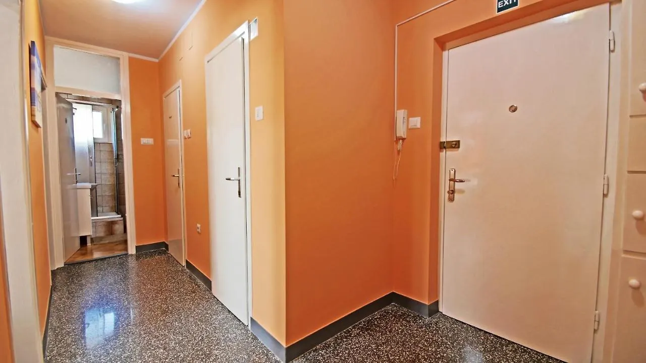 Apartment Rino****, 58M², 170M From The Beach Rijeka 0*,  Chorvatsko