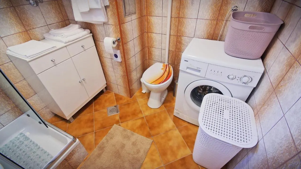 Apartment Rino****, 58M², 170M From The Beach Rijeka