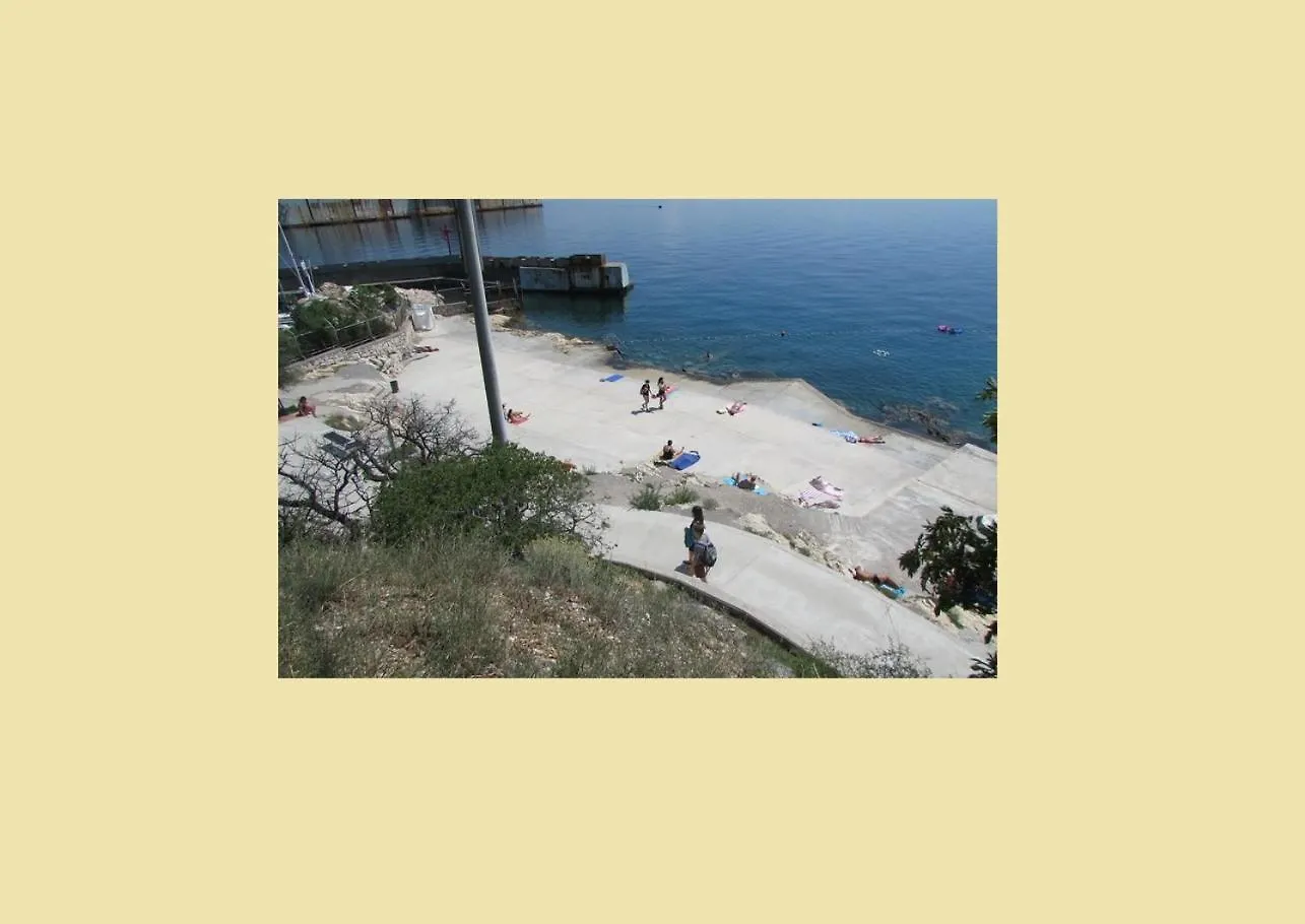 Apartment Rino****, 58M², 170M From The Beach Rijeka