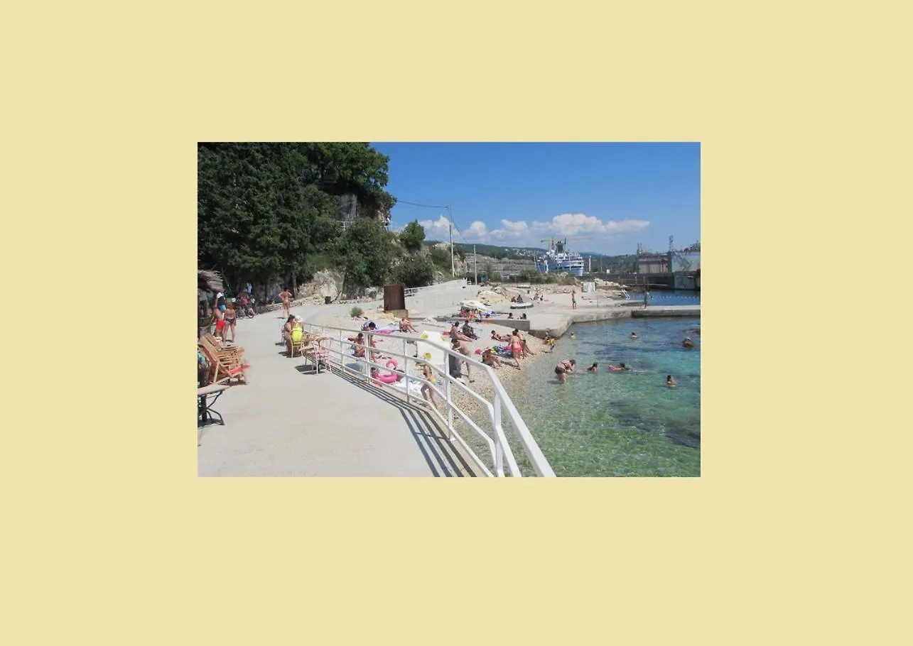 Apartment Rino****, 58M², 170M From The Beach Rijeka 0*,  Chorvatsko